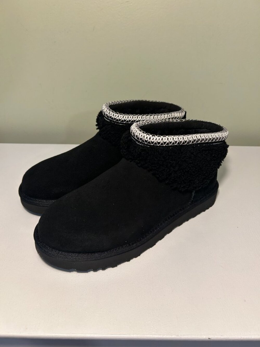 Ugg Women's Classic Ultra Mini Maxi Curly